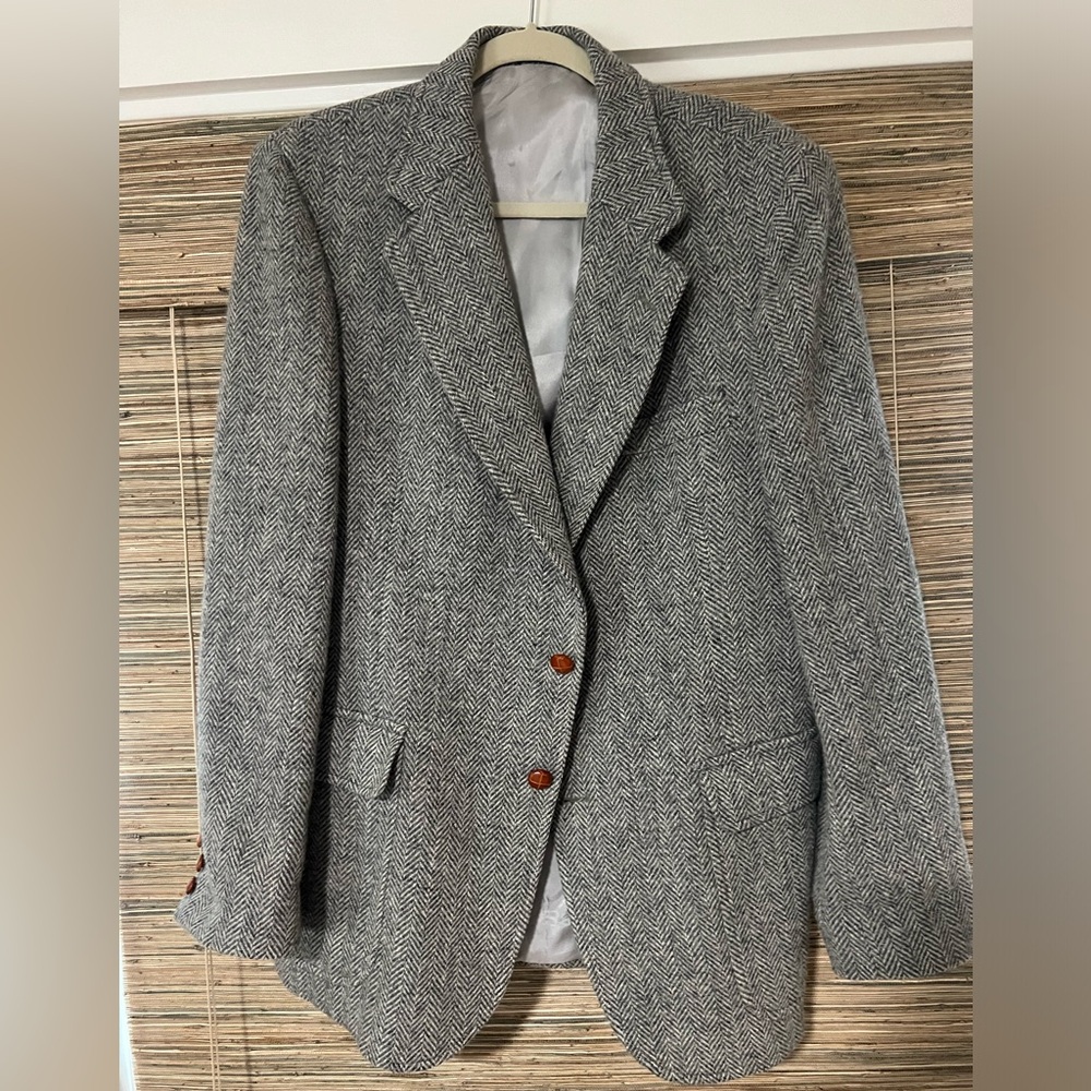 Vintage Men’s Gray Herringbone Blazer (unsure on sizing)